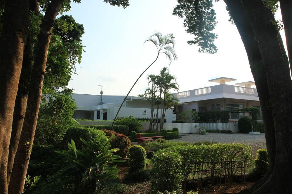 Aloha Hotel Nago Exterior photo